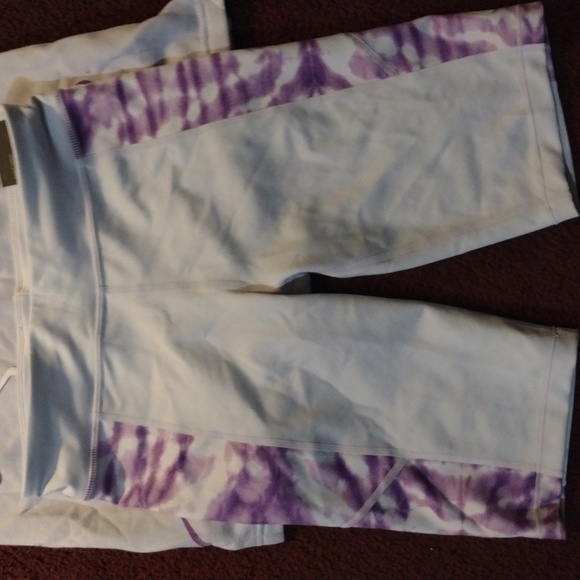 Nike biker shorts and tank top - Picture 2 of 4